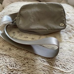 lululemon everywhere belt bag